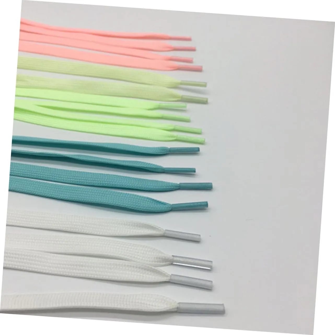 1 Pairs Fluorescent Shoe Laces Glow in The Dark Shoelaces Sports Shoe Laces Luminous Shoelaces