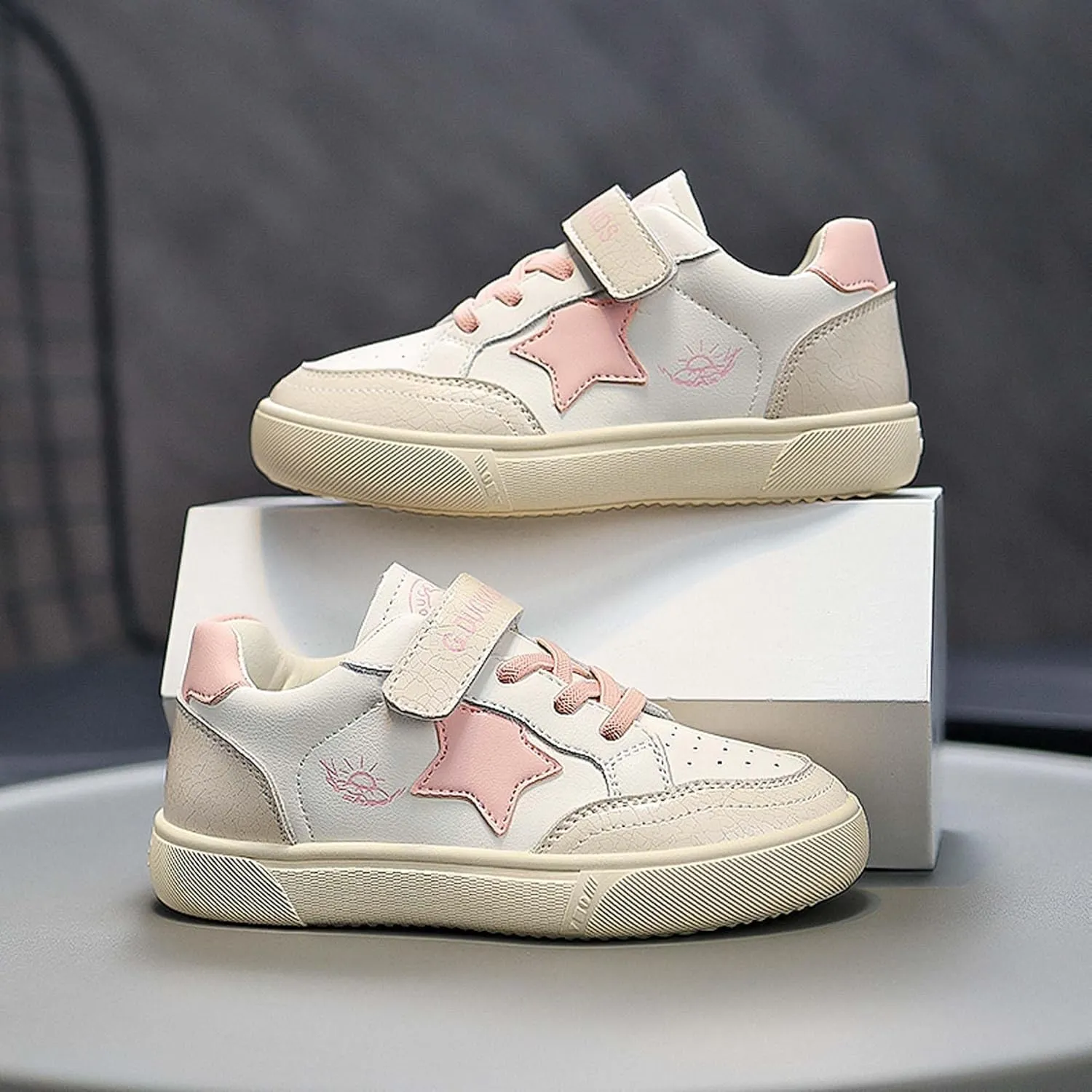 Children's Fashion Sneakers Thick Bottomed Casual Walking Shoes Breathable Lightweight Gym Sports Tennis Shoes Outdoor Sports Running Shoes/Boys/Girls