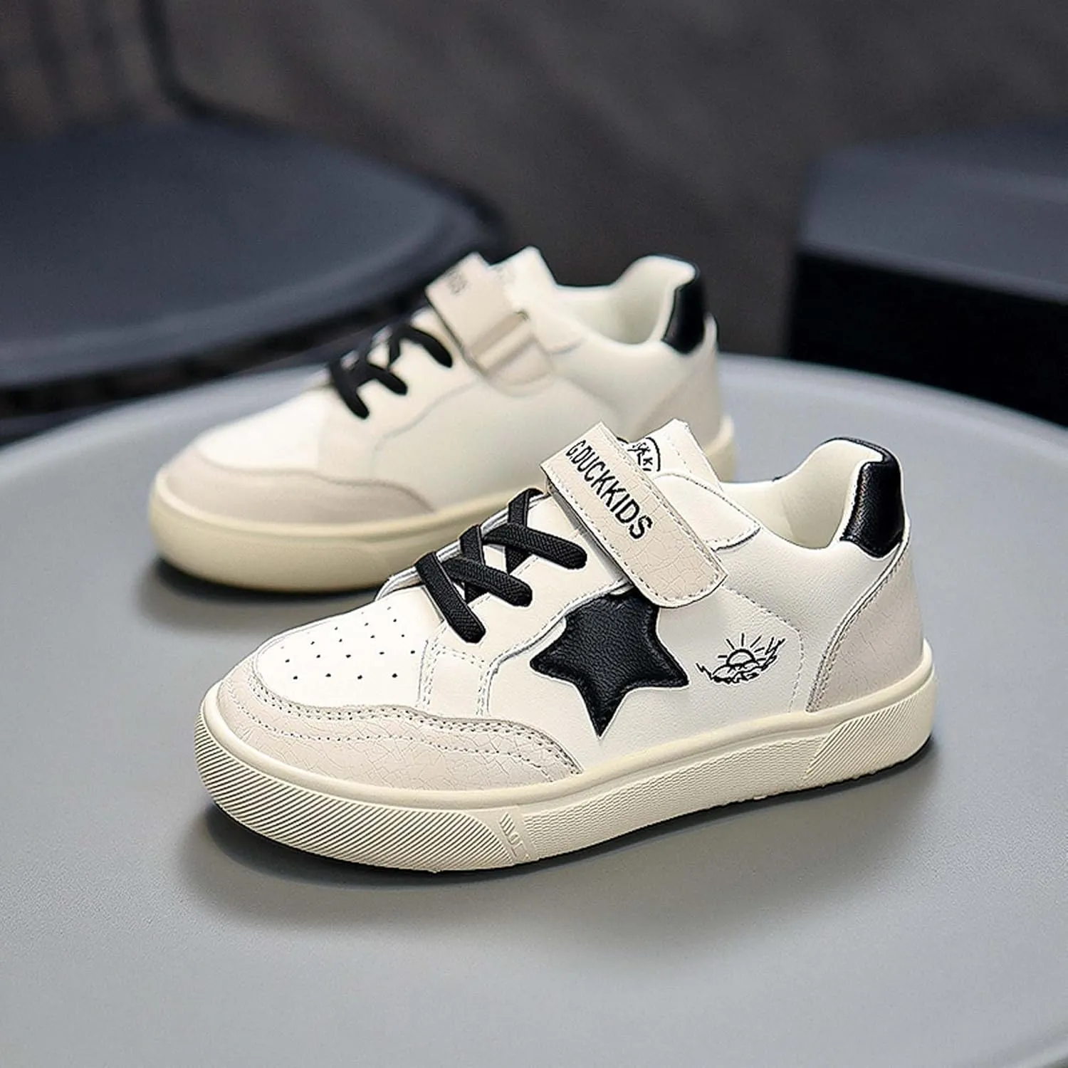 Children's Fashion Sneakers Thick Bottomed Casual Walking Shoes Breathable Lightweight Gym Sports Tennis Shoes Outdoor Sports Running Shoes/Boys/Girls