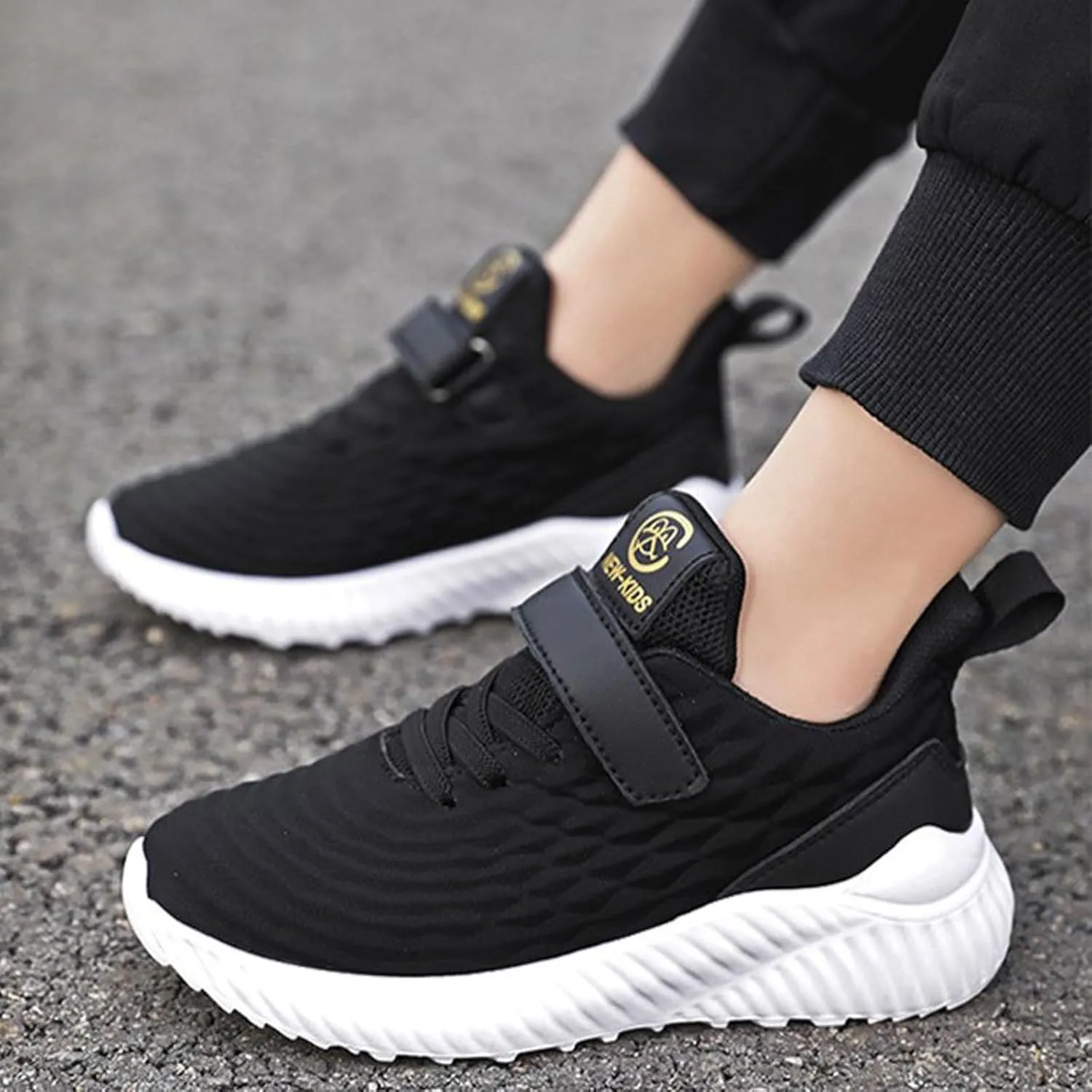 Kids Shoes Boys Girls Fashion Sneakers Breathable Lightweight Anti-Slip Athletic Footwear