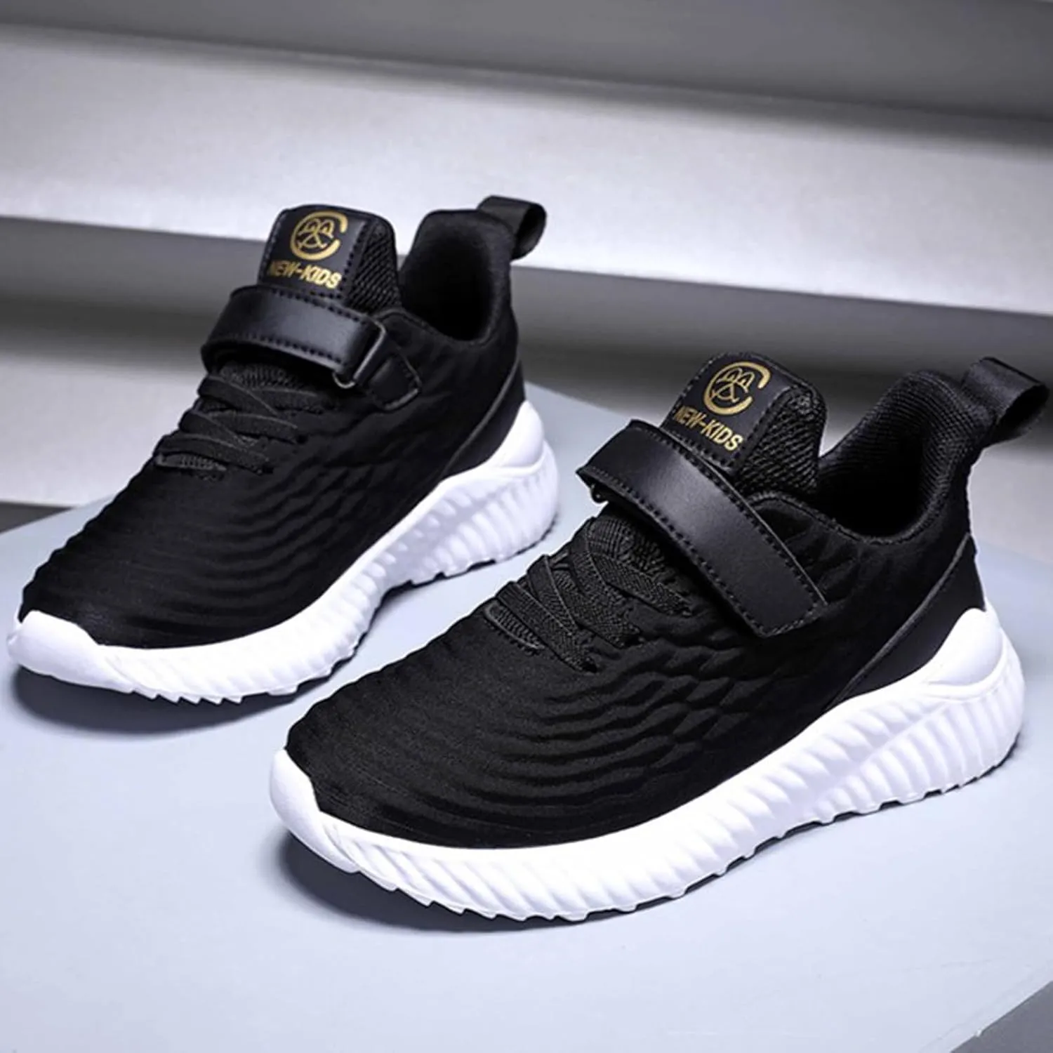 Kids Shoes Boys Girls Fashion Sneakers Breathable Lightweight Anti-Slip Athletic Footwear
