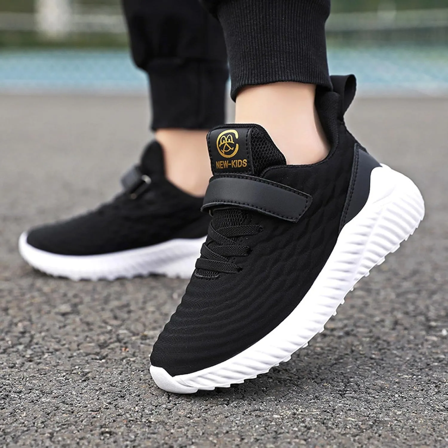 Kids Shoes Boys Girls Fashion Sneakers Breathable Lightweight Anti-Slip Athletic Footwear