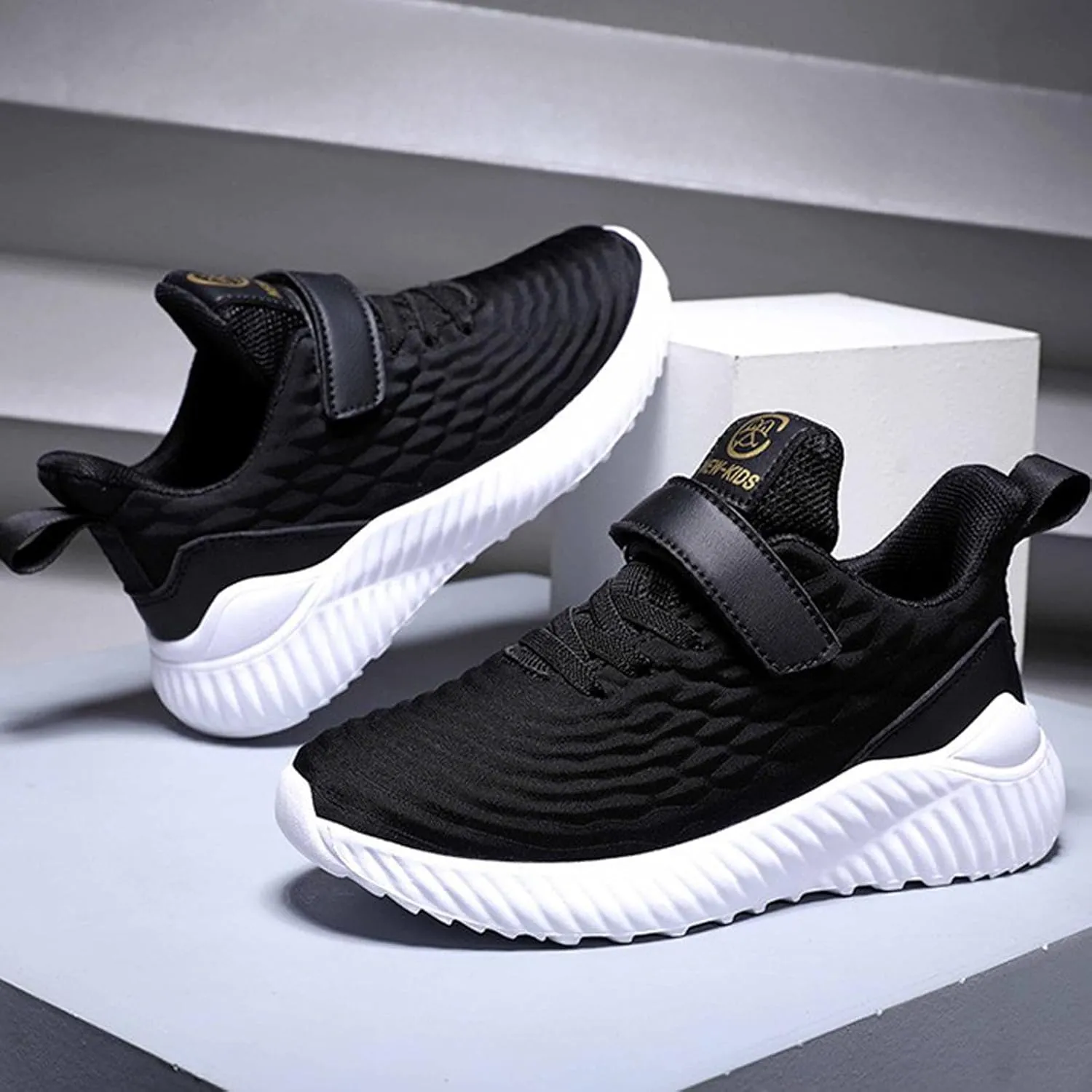 Kids Shoes Boys Girls Fashion Sneakers Breathable Lightweight Anti-Slip Athletic Footwear
